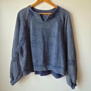 EUC AERIE WASHED BLUE SPLIT V NECK OVERSIZED SWEATER SIZE MEDIUM